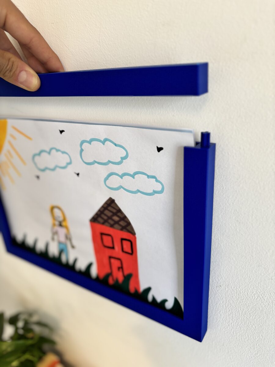 A4 Wall Frame – Top-loading, Multi-page Holder - thumbnail 3