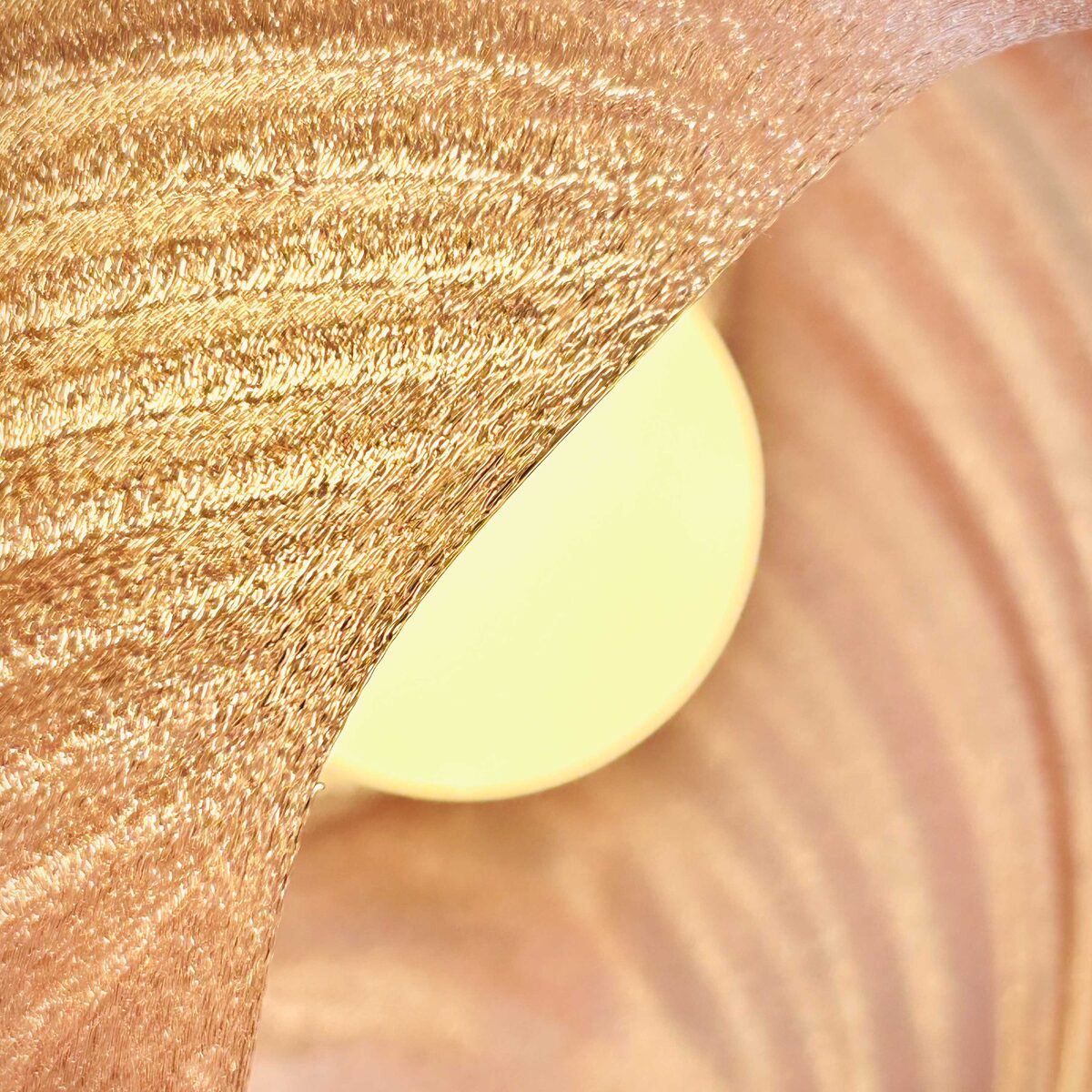 DRAPED-ELEGANCE_wall-light_closeup