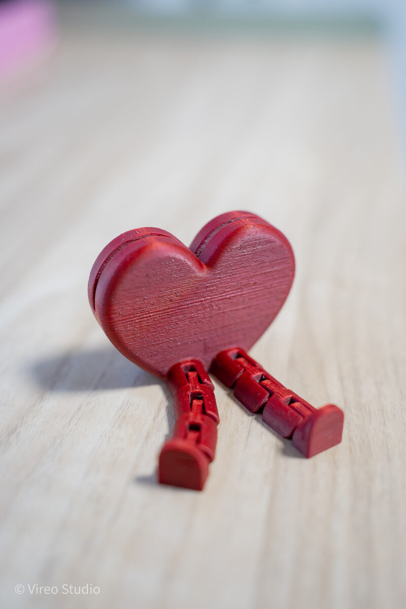 Flirty | Heart Photo & Card Display With Flexible Legs - thumbnail 5