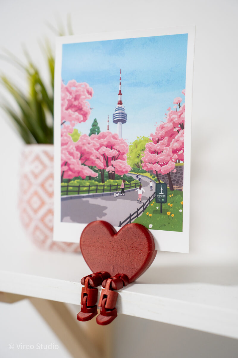 Flirty | Heart Photo & Card Display With Flexible Legs - thumbnail 4