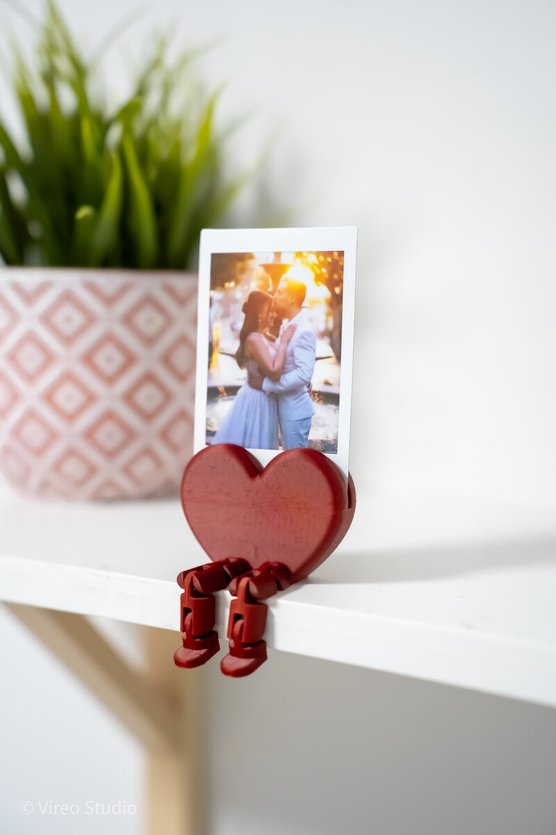 Flirty | Heart Photo & Card Display With Flexible Legs - thumbnail 2