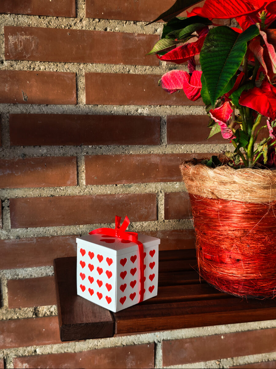 Foldable Valentine Gift Box - thumbnail 2