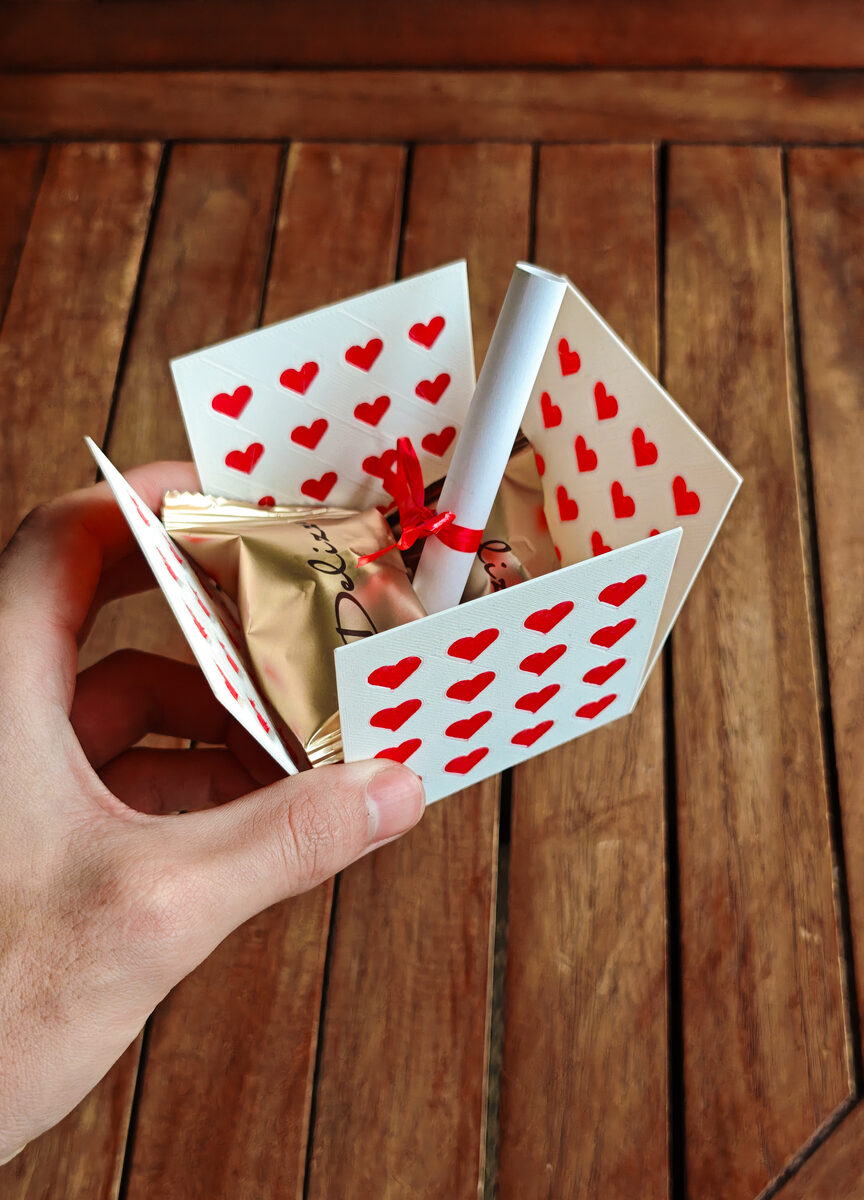 Foldable Valentine Gift Box - thumbnail 4