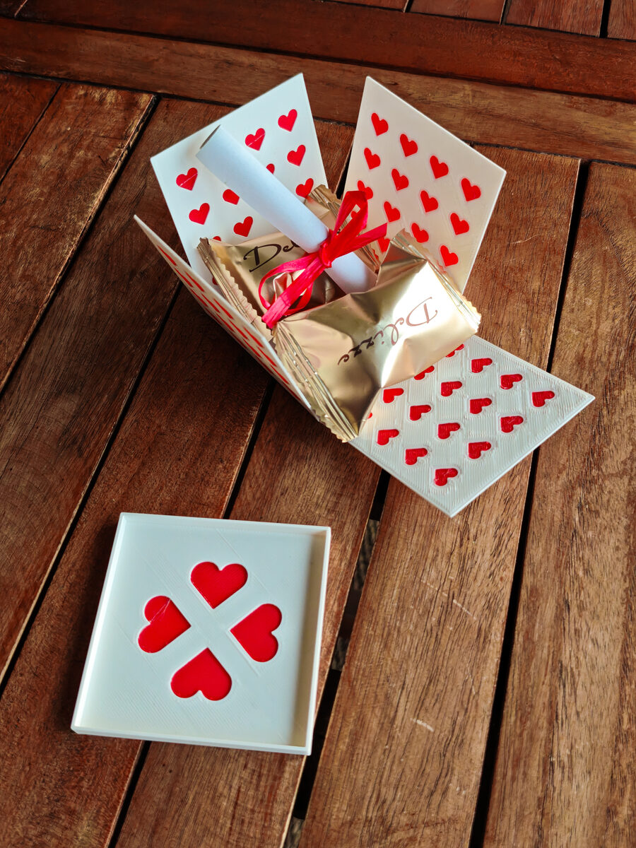 Foldable Valentine Gift Box - thumbnail 3