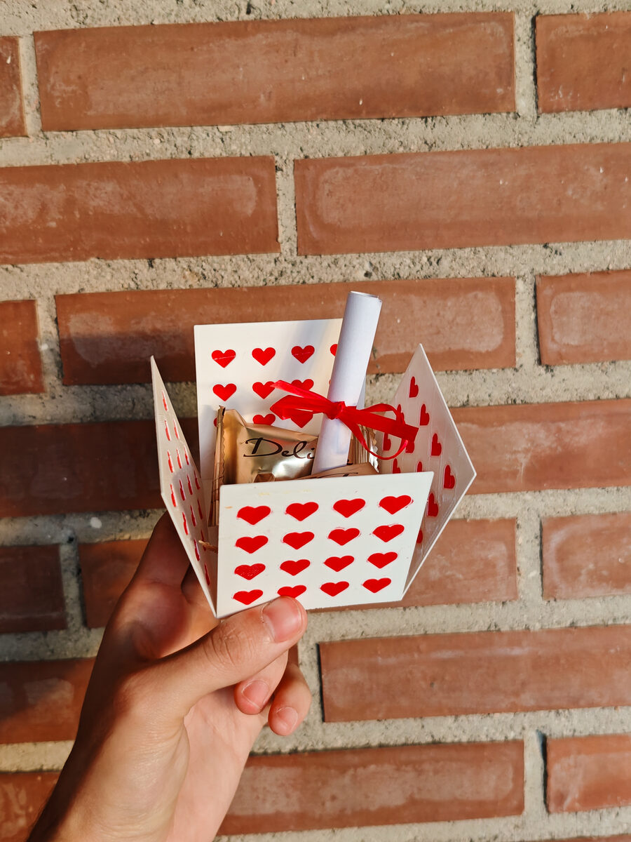 Foldable Valentine Gift Box - thumbnail 9