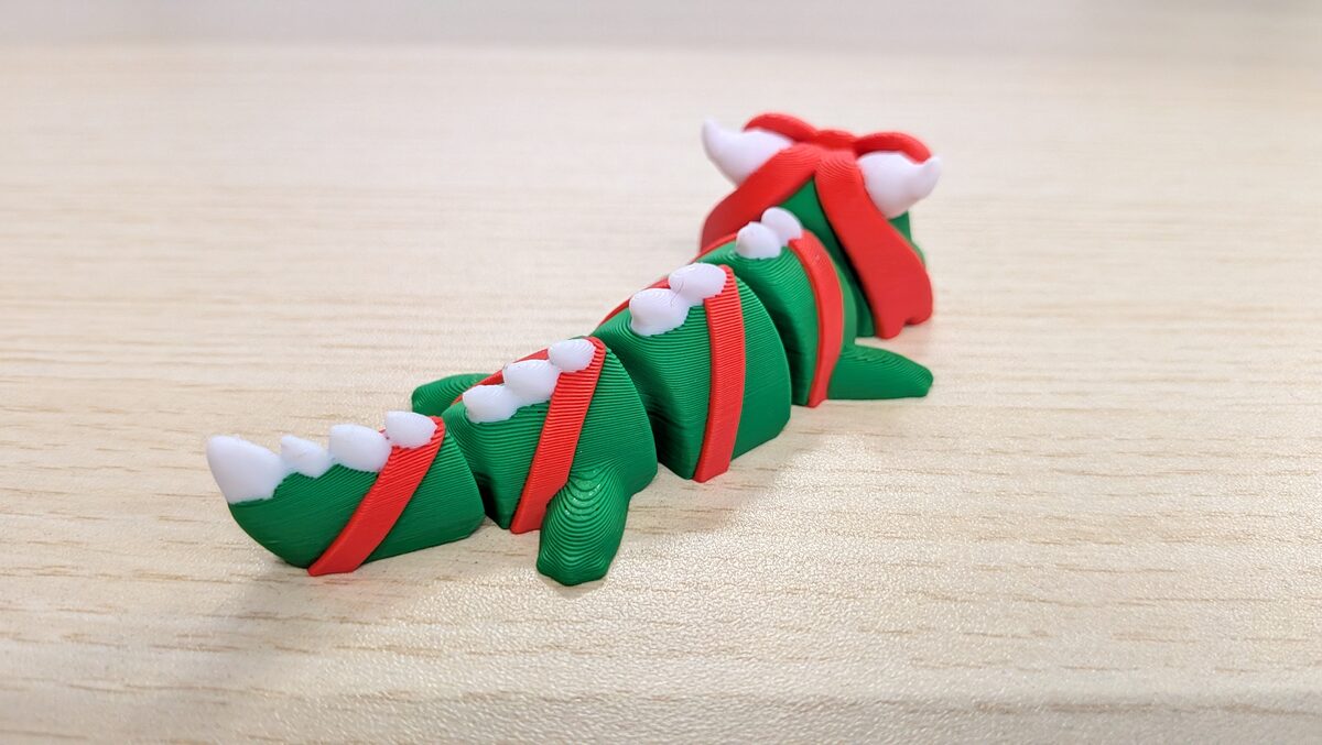 Gift Dragon - Articulated Keychain Figure - thumbnail 5