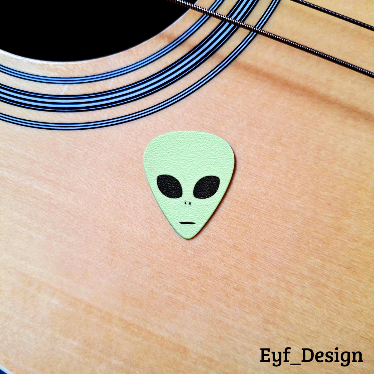 Guitar Pick - Alien - thumbnail 2