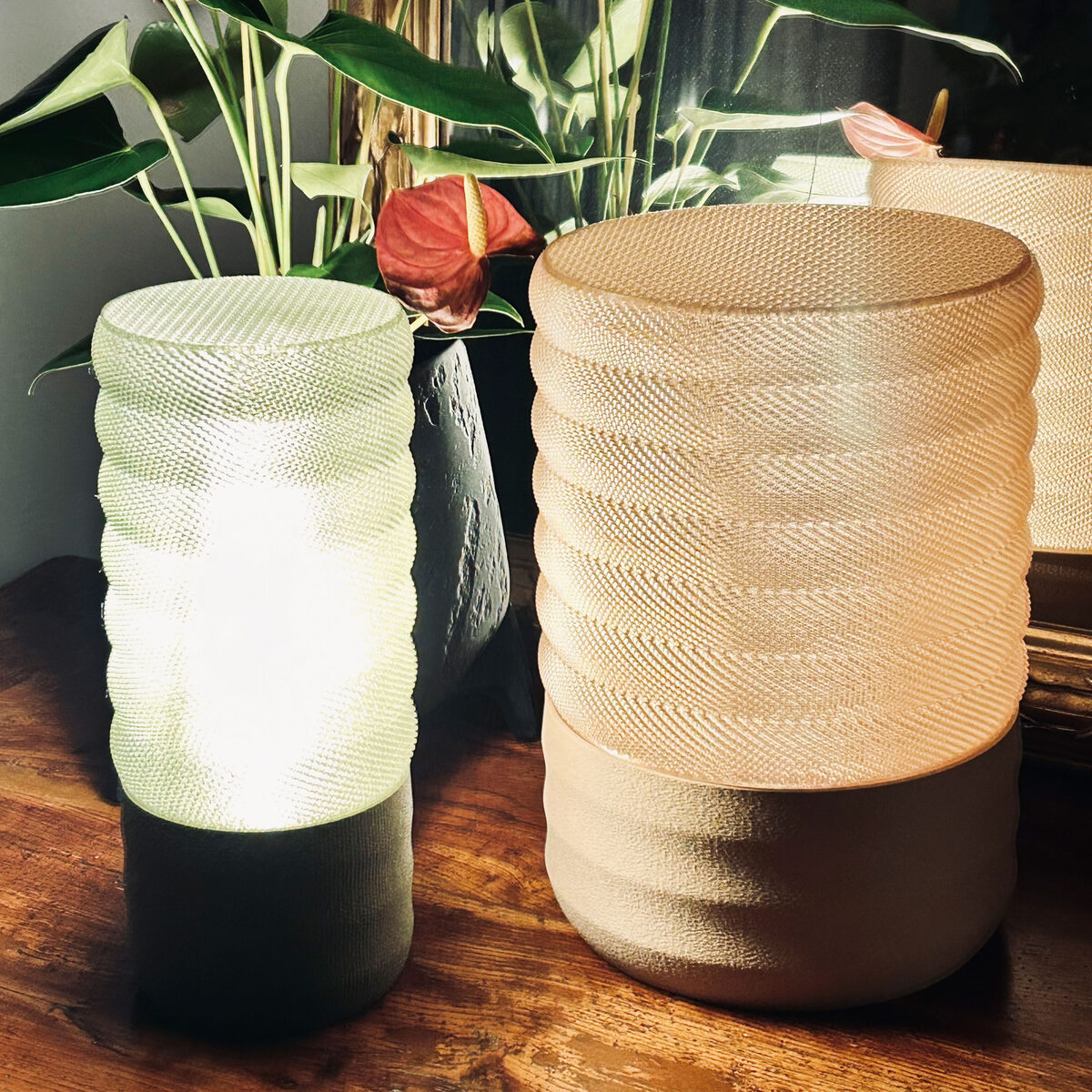 MALLA-MINI_table-lamp_ON_2-lamps-top