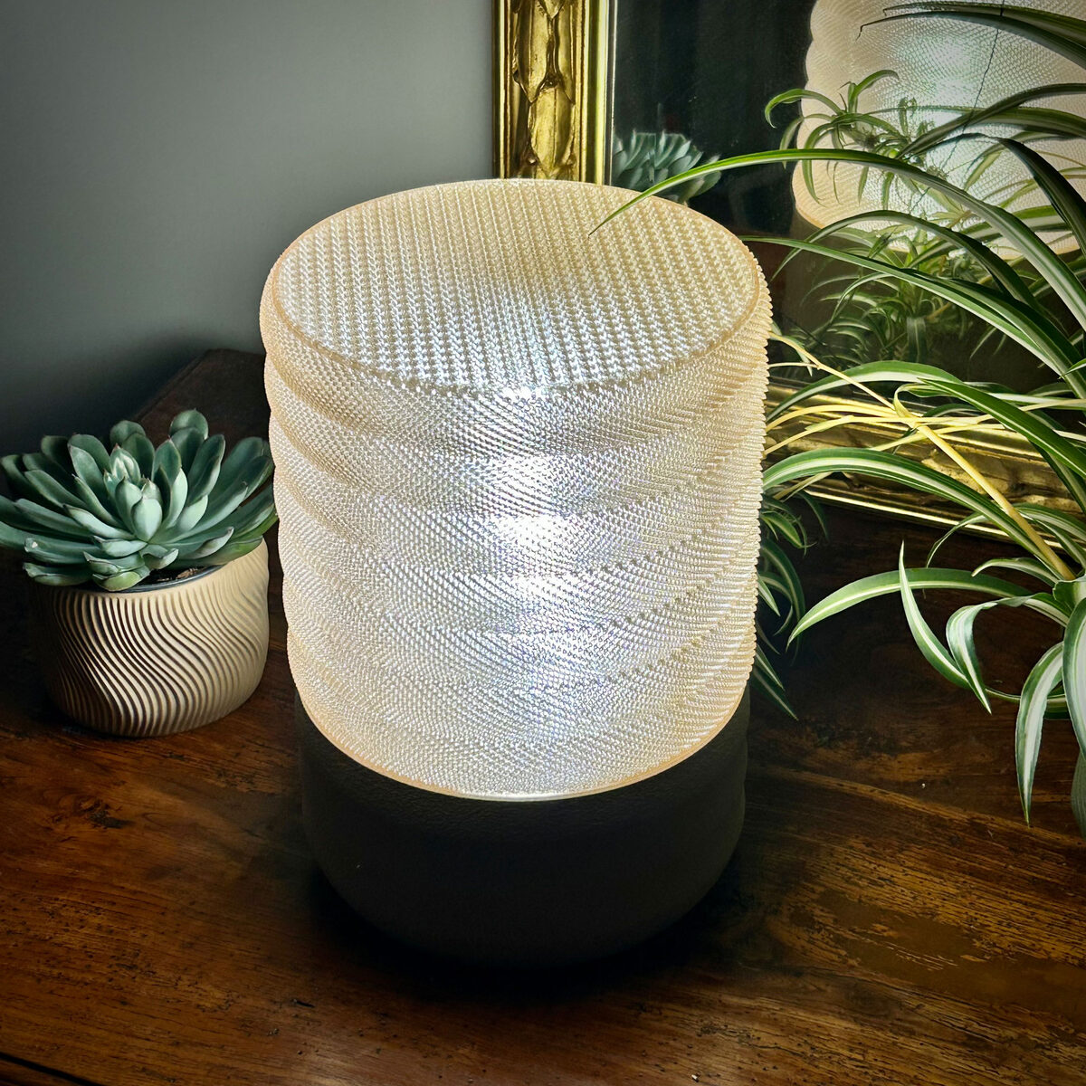 MALLA_table-lamp_top-ON