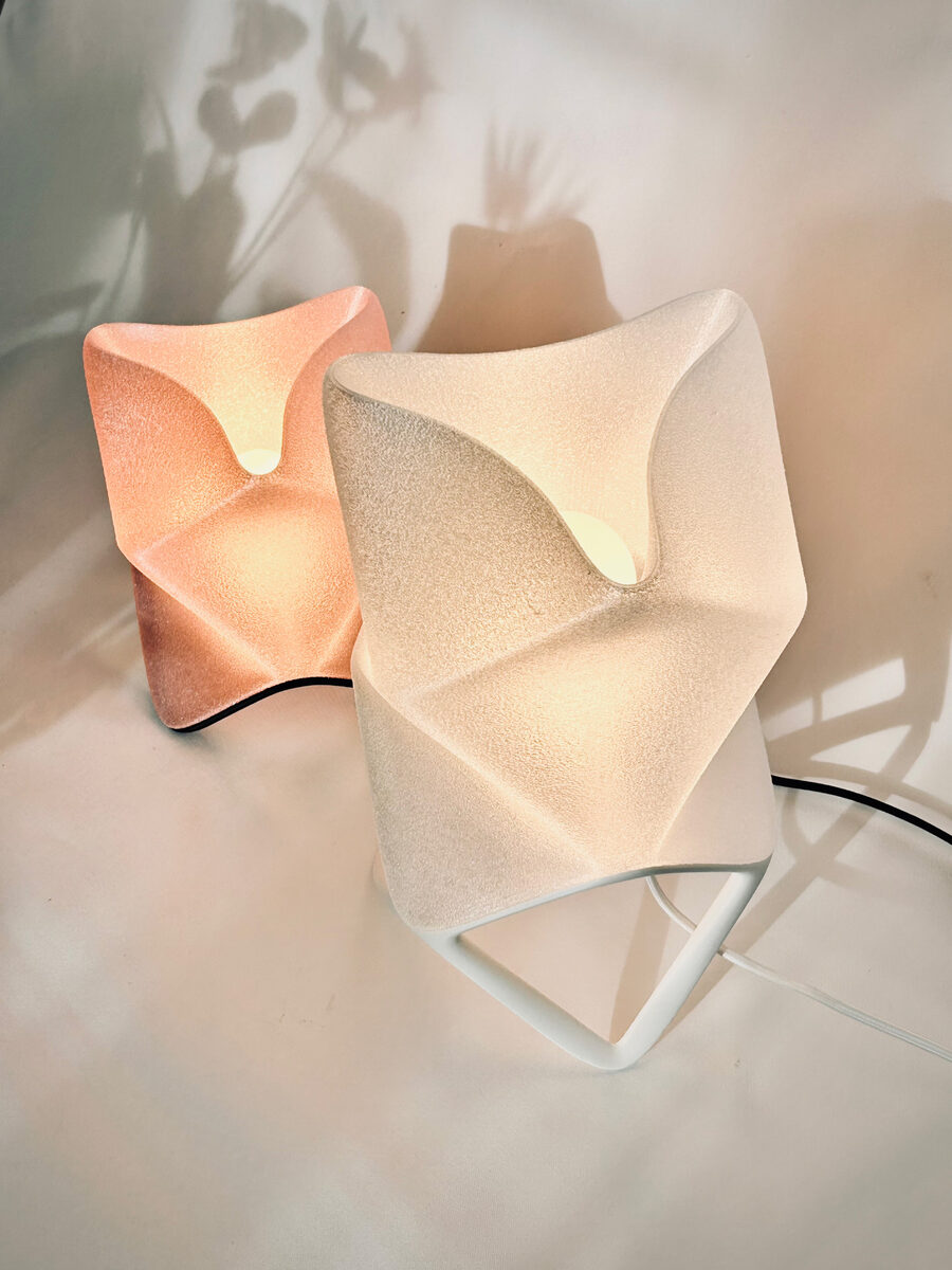 ORIGAMI_table-lamp_white-pink-top