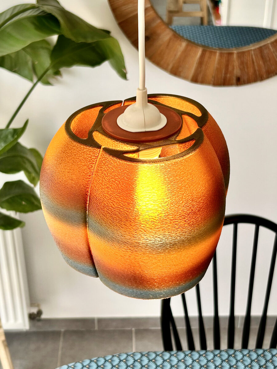 SAKURA_pendant-light_rainbow_top-perspective